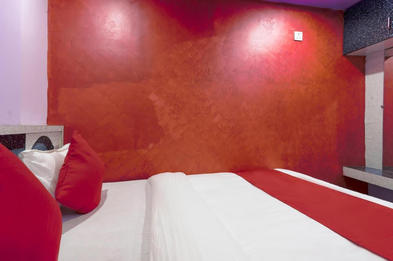 Oyo 45752 Hotel Sb Palace Godarpura Zewnętrze zdjęcie