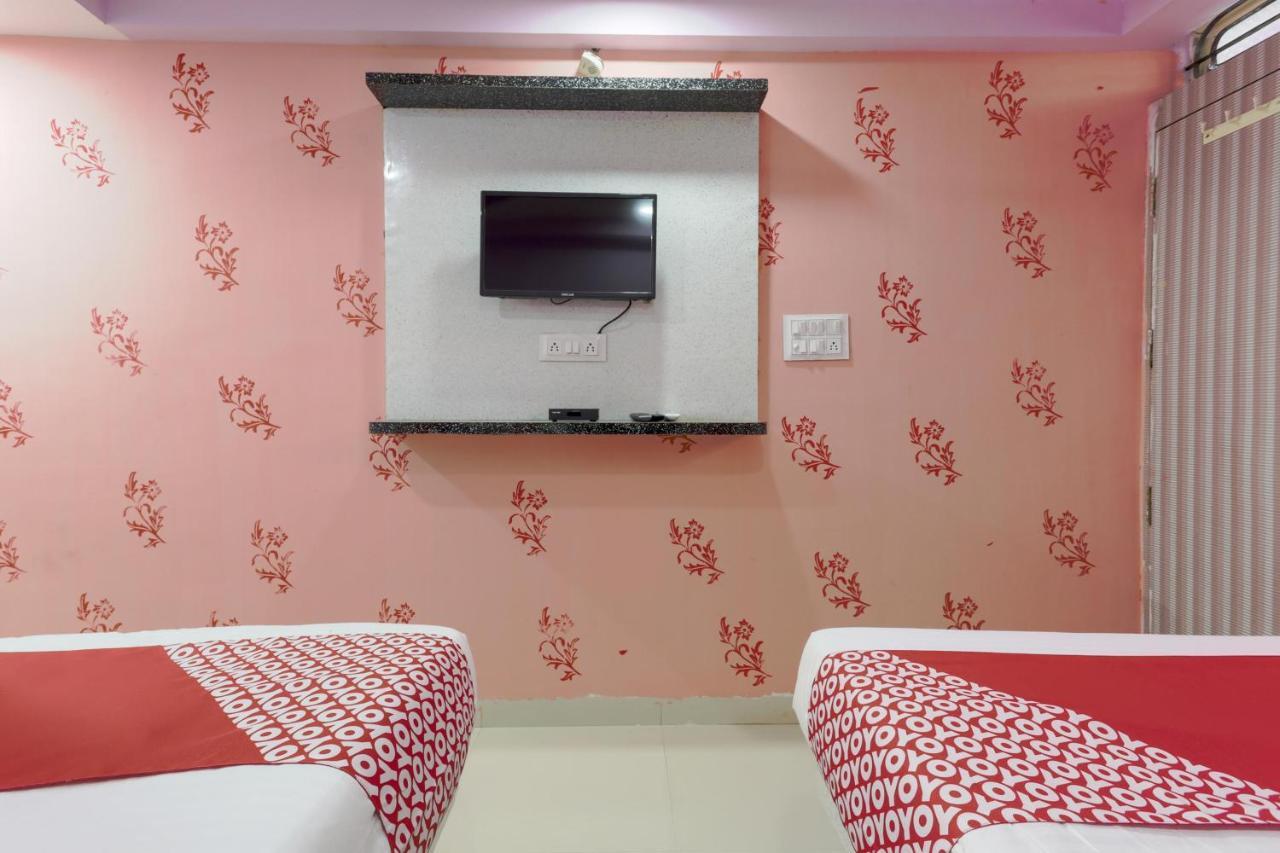 Oyo 45752 Hotel Sb Palace Godarpura Zewnętrze zdjęcie