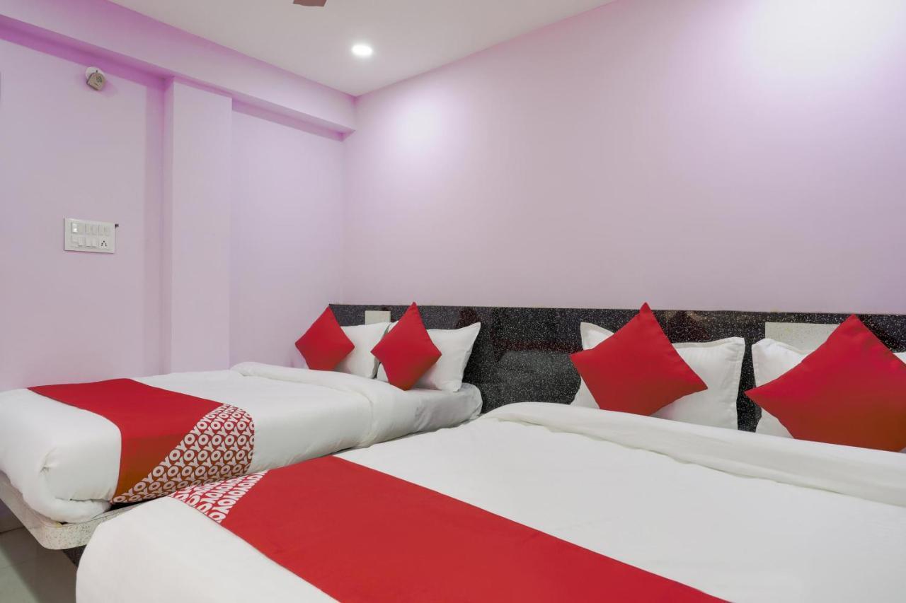 Oyo 45752 Hotel Sb Palace Godarpura Zewnętrze zdjęcie