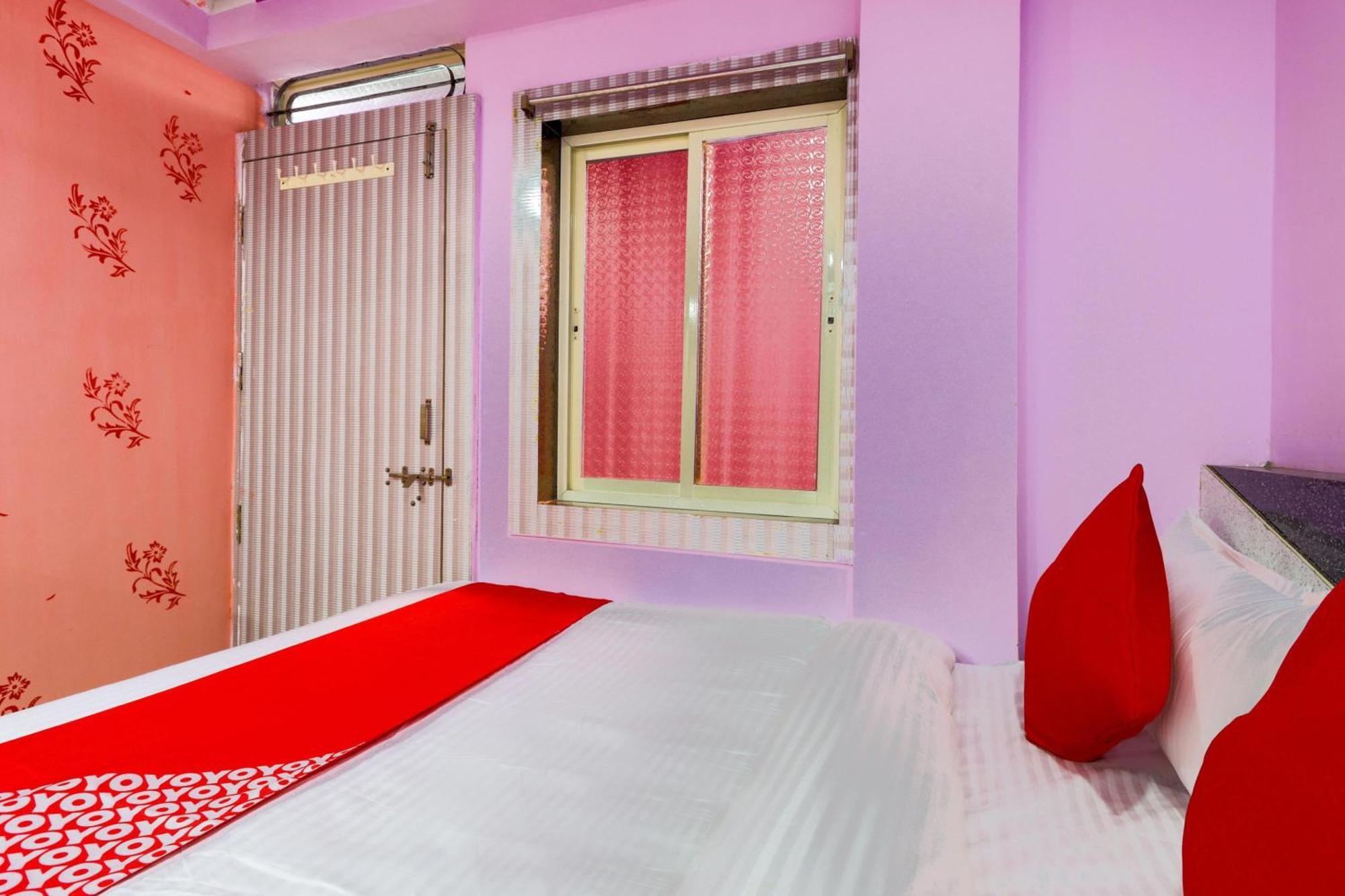 Oyo 45752 Hotel Sb Palace Godarpura Zewnętrze zdjęcie