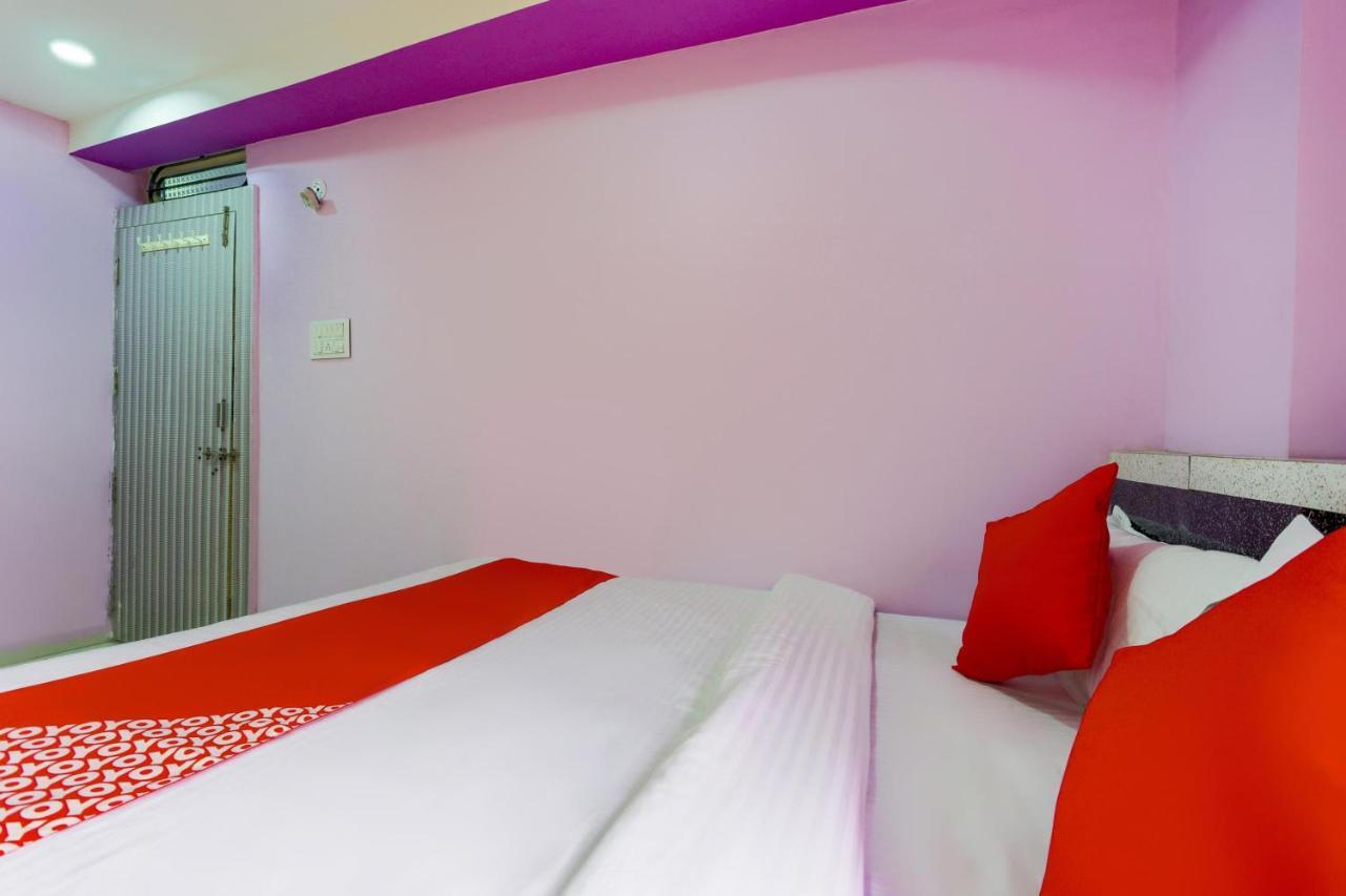 Oyo 45752 Hotel Sb Palace Godarpura Zewnętrze zdjęcie